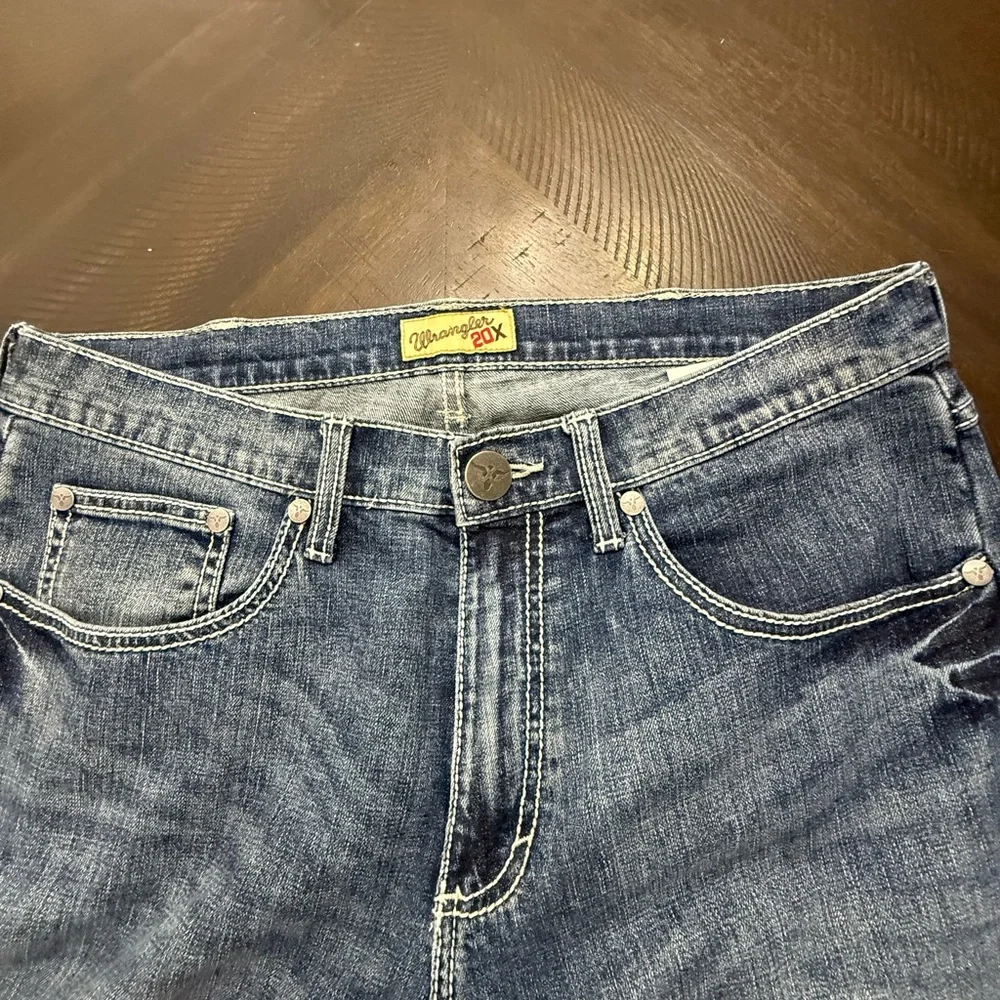 Wrangler 20X Men's Blue Denim Jeans with Back Pocket Stitching - Picture 4 of 5